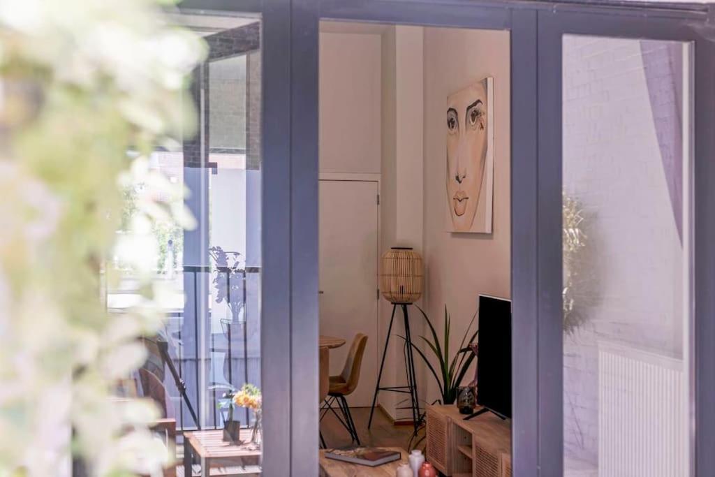 Wonderful In The Center Of Apartment